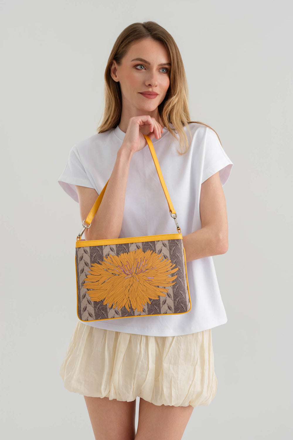 LEAF MONOGRAM MINI CLUTCH - JUPİTER - KREM SARI