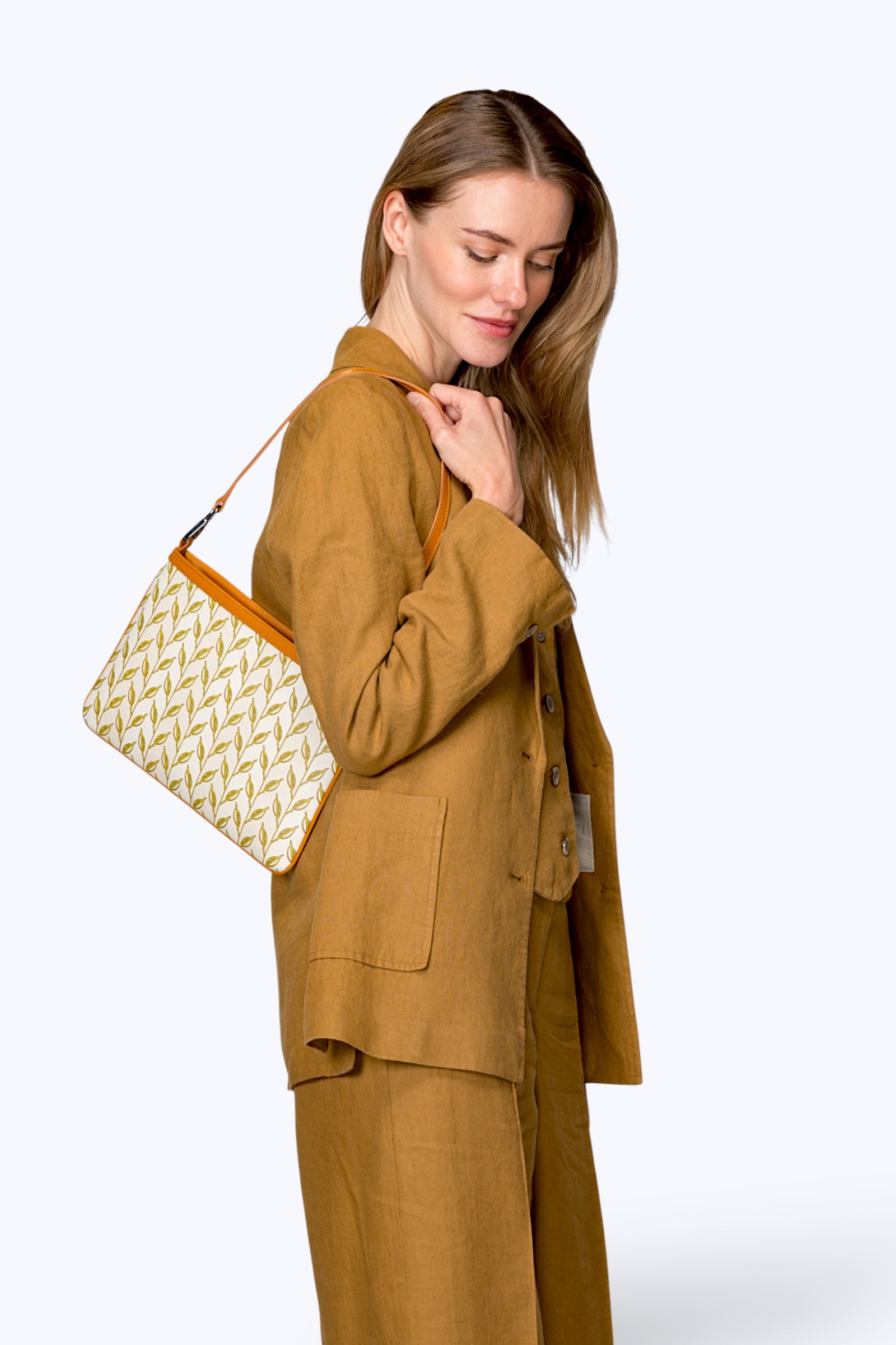 LEAF MONOGRAM - CLUTCH - TABA KREM